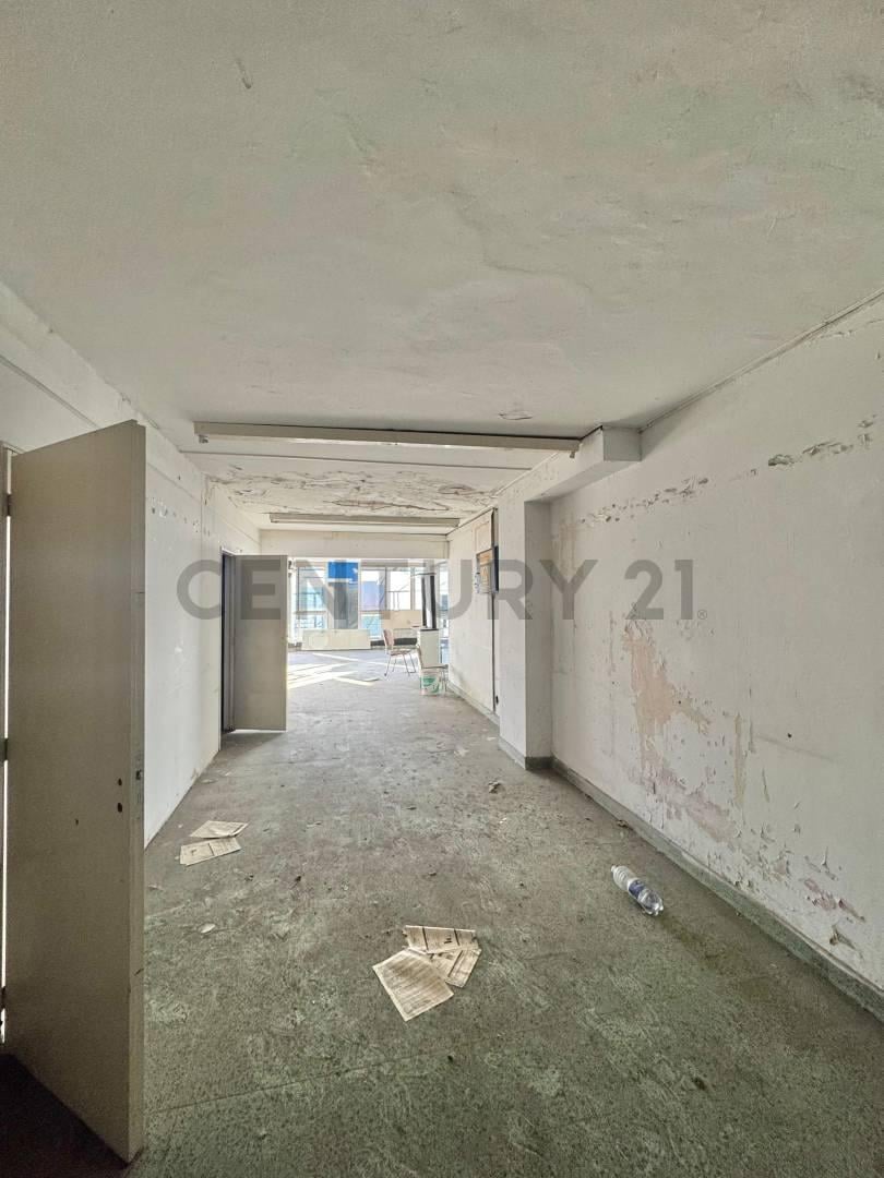 Foto de VENTA OFICINA 200 M² A REFACCIONAR. LINIERS, imagen 2