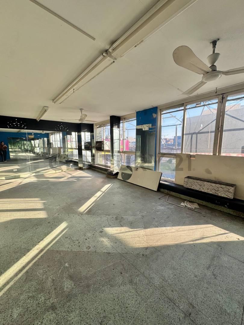 Foto de VENTA OFICINA 200 M² A REFACCIONAR. LINIERS, imagen 4