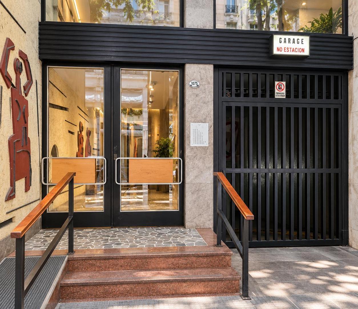 Foto de VENTA DEPARTAMENTO 3 AMBIENTES-DEPENDENCIA-PLAZA SAN MARTIN-RETIRO, imagen 2