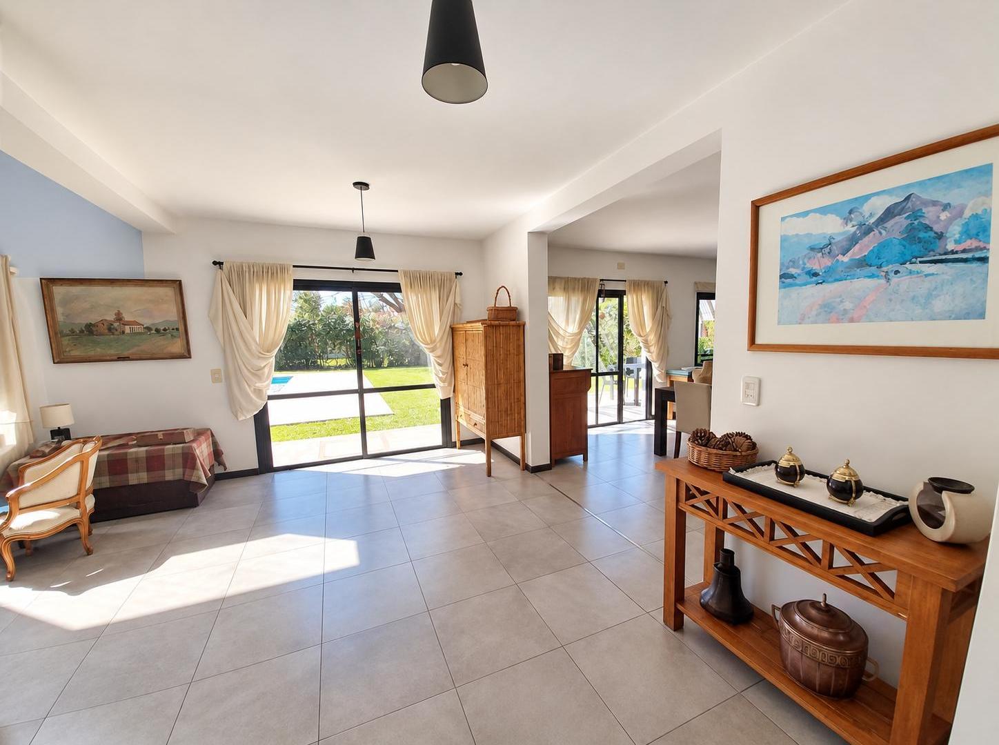 Foto de CASA DE DISEÑO MODERNO CON PILETA EN LOS POTRILLOS · FÁTIMA, PILAR, imagen 5