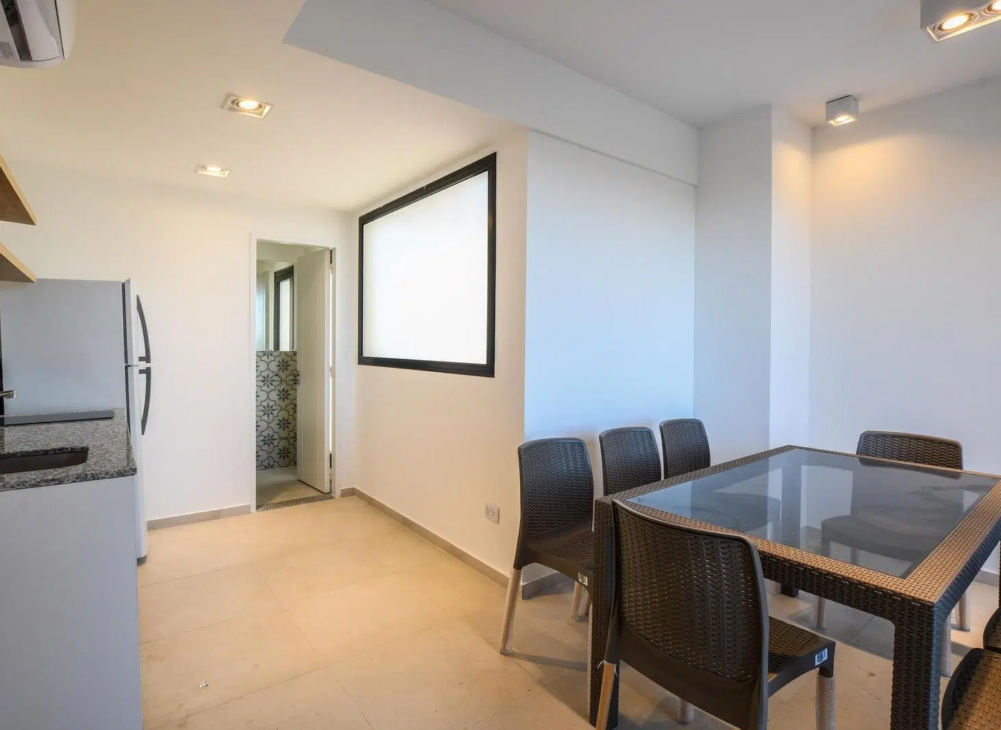 Departamento en barrio Lourdes, frente al parque. 2