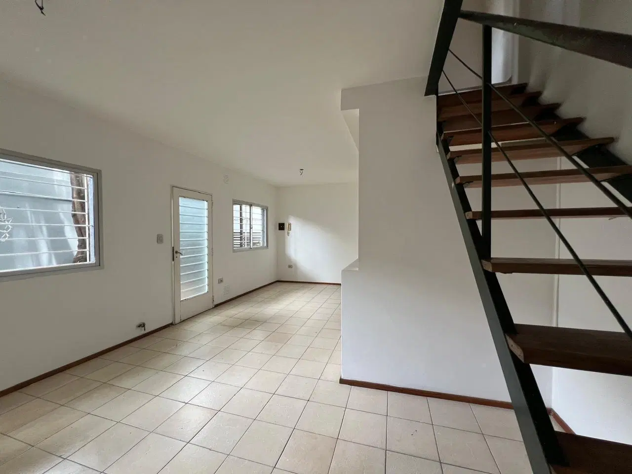 Duplex de 2 dormitorios en Echesortu.- Oportunidad! 2