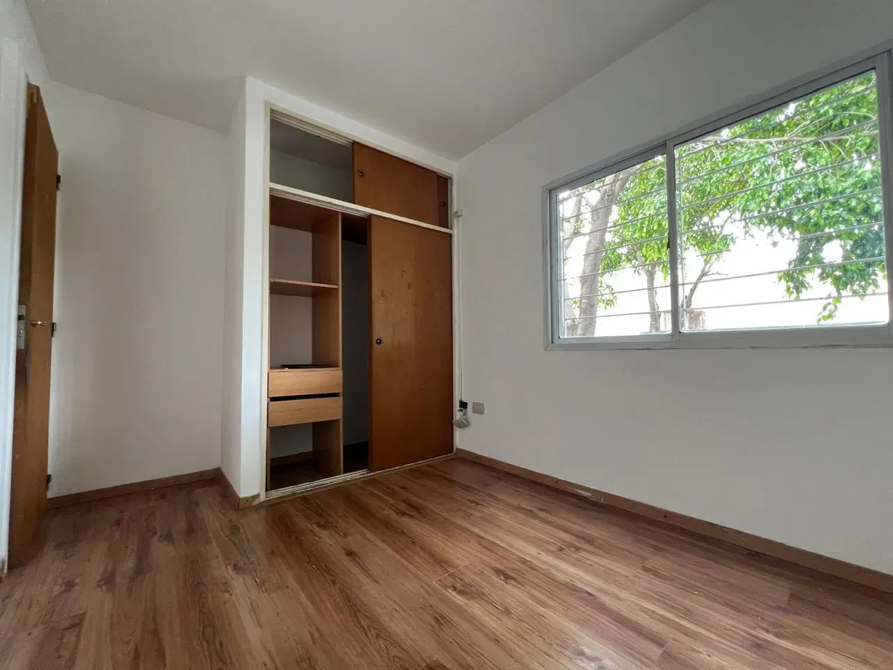 Duplex de 2 dormitorios en Echesortu.- Oportunidad! 4