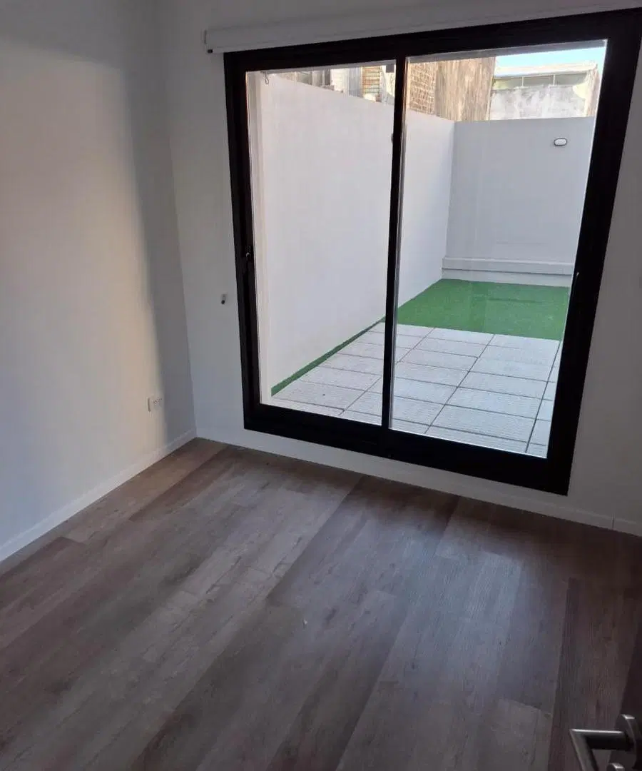 Departamento en venta de 1 dormitorio + patio exclusivo, zona centro.- 5