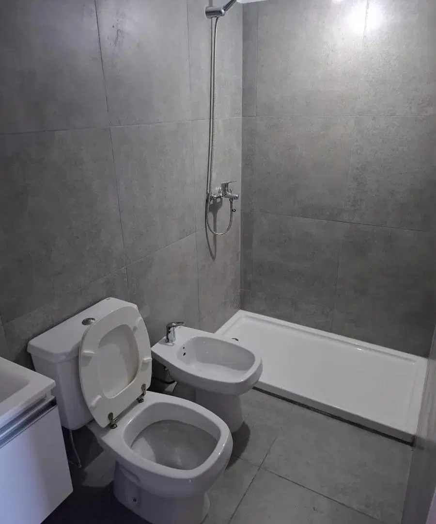 Departamento en venta de 1 dormitorio + patio exclusivo, zona centro.- 2