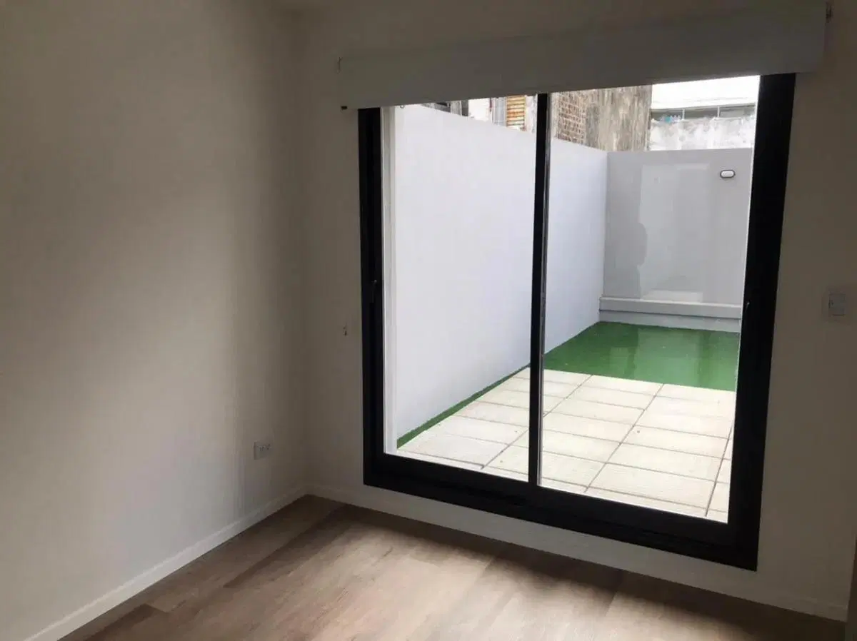 Departamento en venta de 1 dormitorio + patio exclusivo, zona centro.- 4