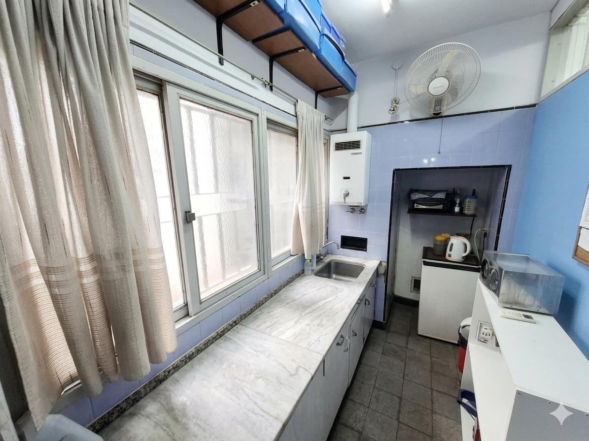 Foto de PH en planta baja con gran galpon interno, imagen 4