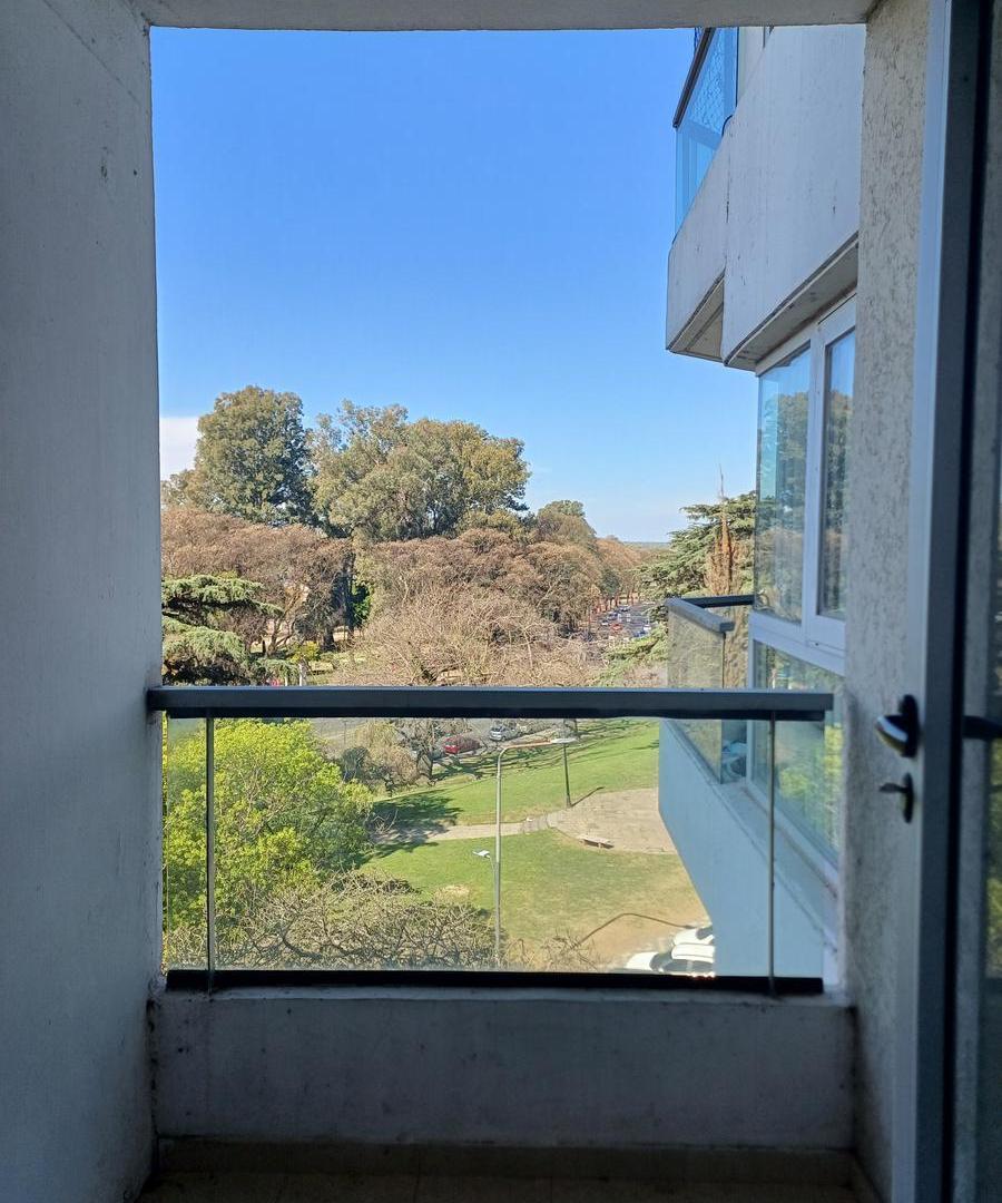 Foto de ALQUILER AMPLIO MONOAMBIENTE CON BALCON VISTA AL PARQUE, imagen 2