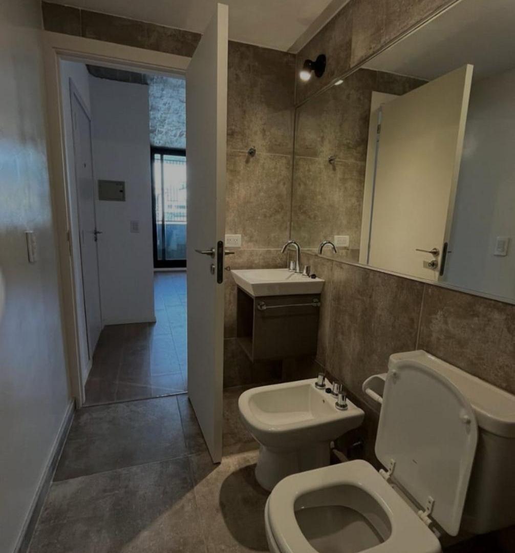 Foto de Departamento monoambiente con balcón al frente, imagen 5