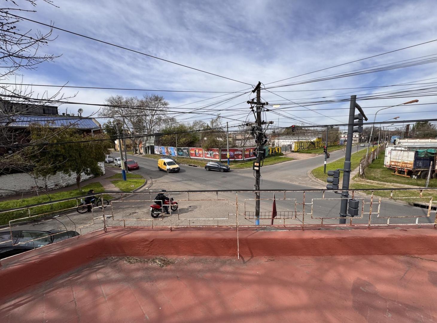 Foto de Casa para reciclar, ideal empredimiento comercial en barrio Azcuenaga!, imagen 3