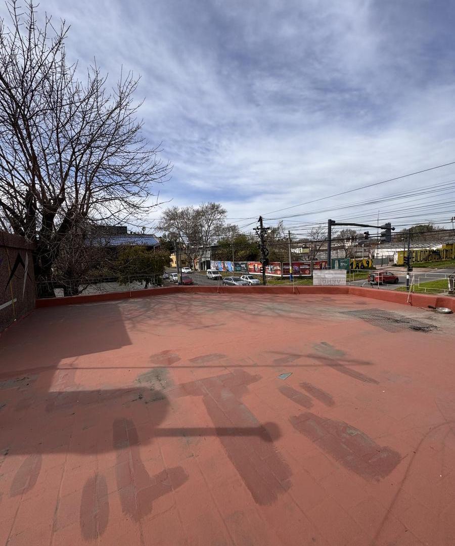 Foto de Casa para reciclar, ideal empredimiento comercial en barrio Azcuenaga!, imagen 5