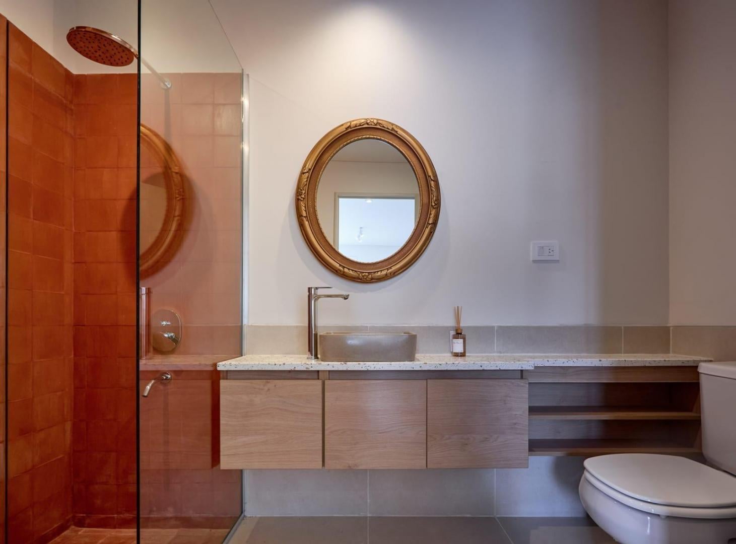 Foto de VENTA - CASA RECICLADA 4 DORMITORIOS - ABASTO, imagen 5