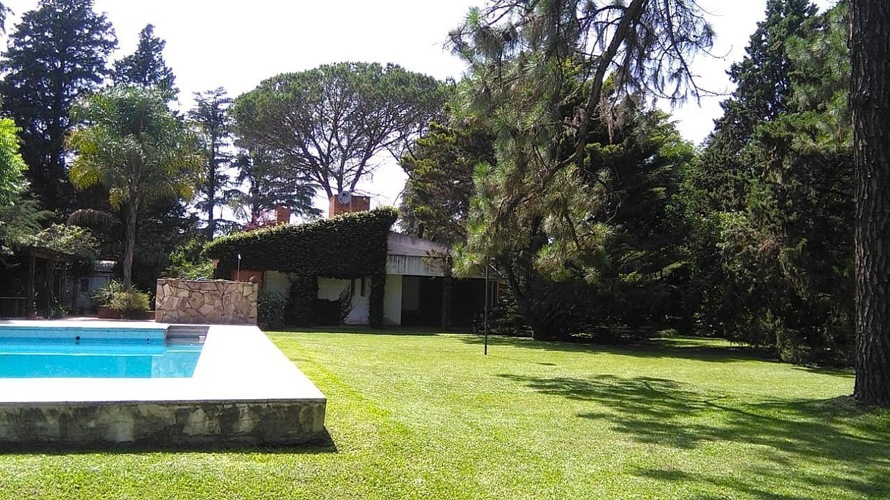Foto de Venta casa en Funes con gran parque y pileta, zona Garita 15, imagen 1