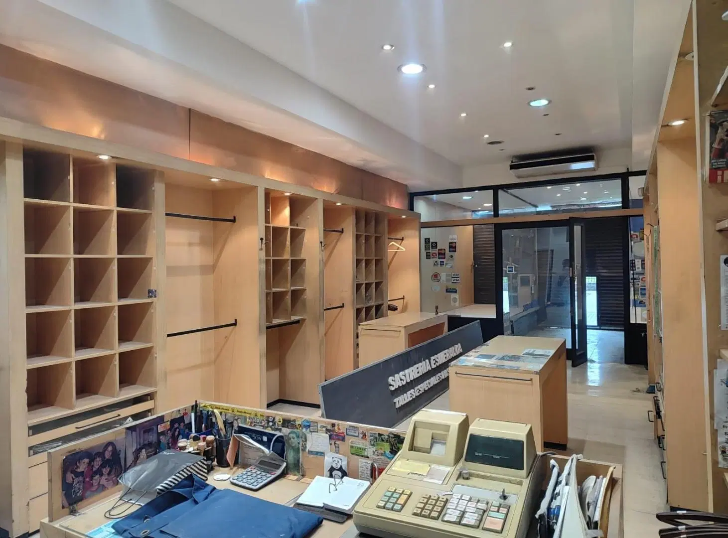 Muy lindo local en calle Esmeralda y Rivadavia! PB Subsuelo. 168 mts. 1