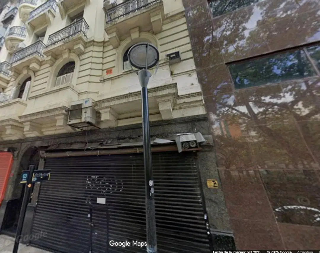 Muy lindo local en calle Esmeralda y Rivadavia! PB Subsuelo. 168 mts. 3
