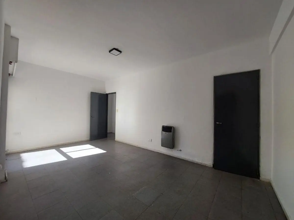 Departamento de 3 dormitorios en alquiler en Nueva Córdoba 2