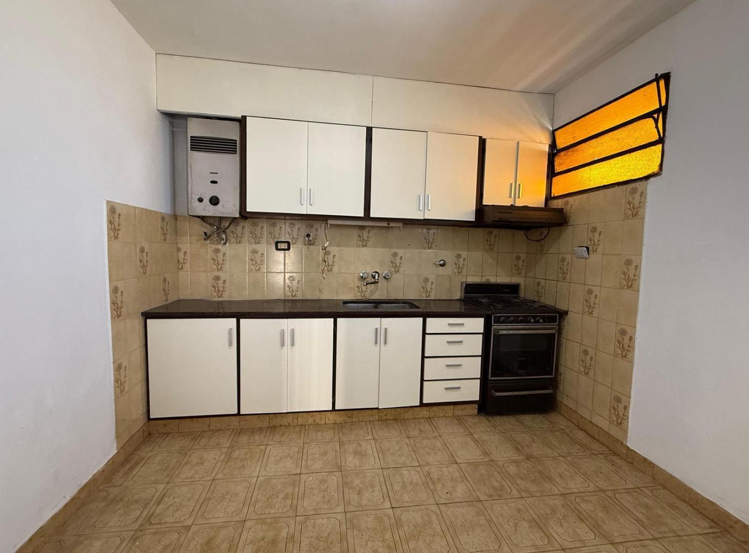 Foto de VENTA - Barrio Azcuénaga-Oportunidad - Casa Departamento en VENTA, imagen 2