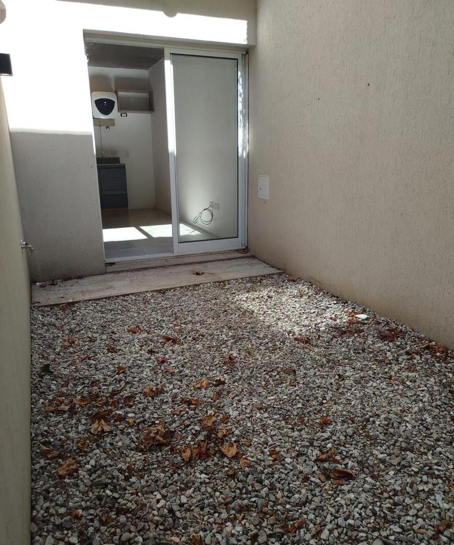 Foto de VENTA -departamento-Echesortu- Monoambiente con Patio, imagen 4