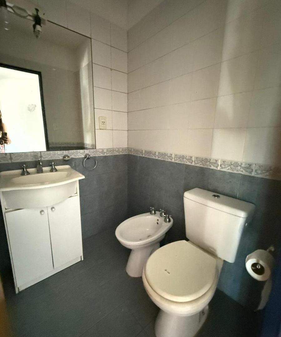 Foto de Venta-Barrio Hospitales-departamento con balcón, imagen 2