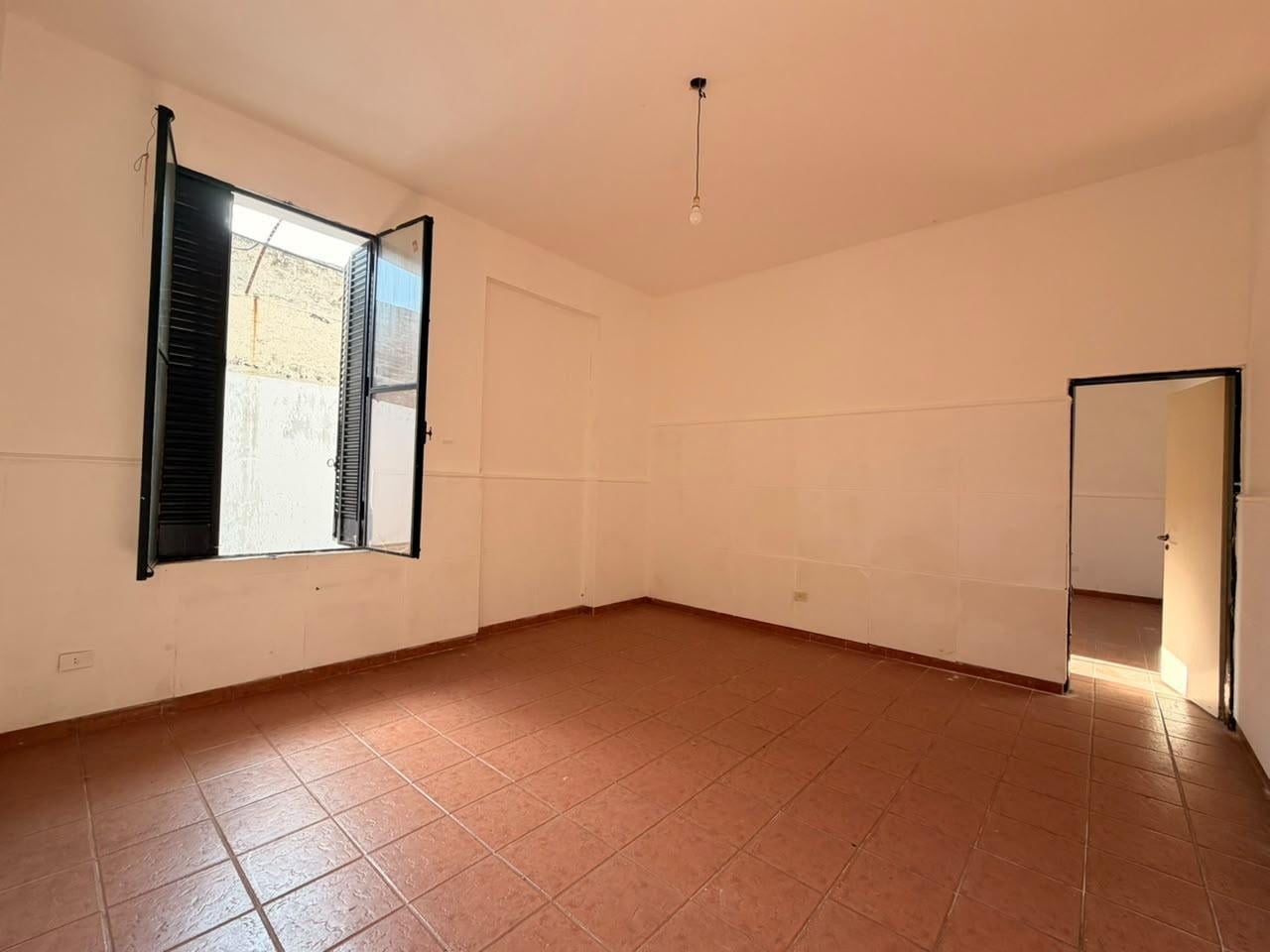 Foto de Venta-casa-Barrio Azcuenaga-dos viviendas sobre mismo lote, imagen 4