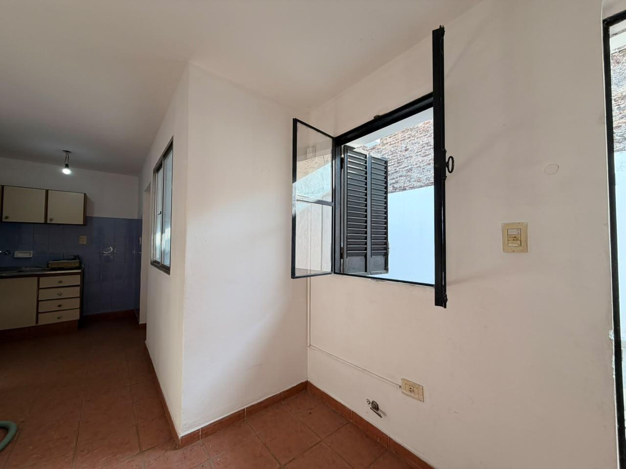 Foto de Venta-casa-Barrio Azcuenaga-dos viviendas sobre mismo lote, imagen 3