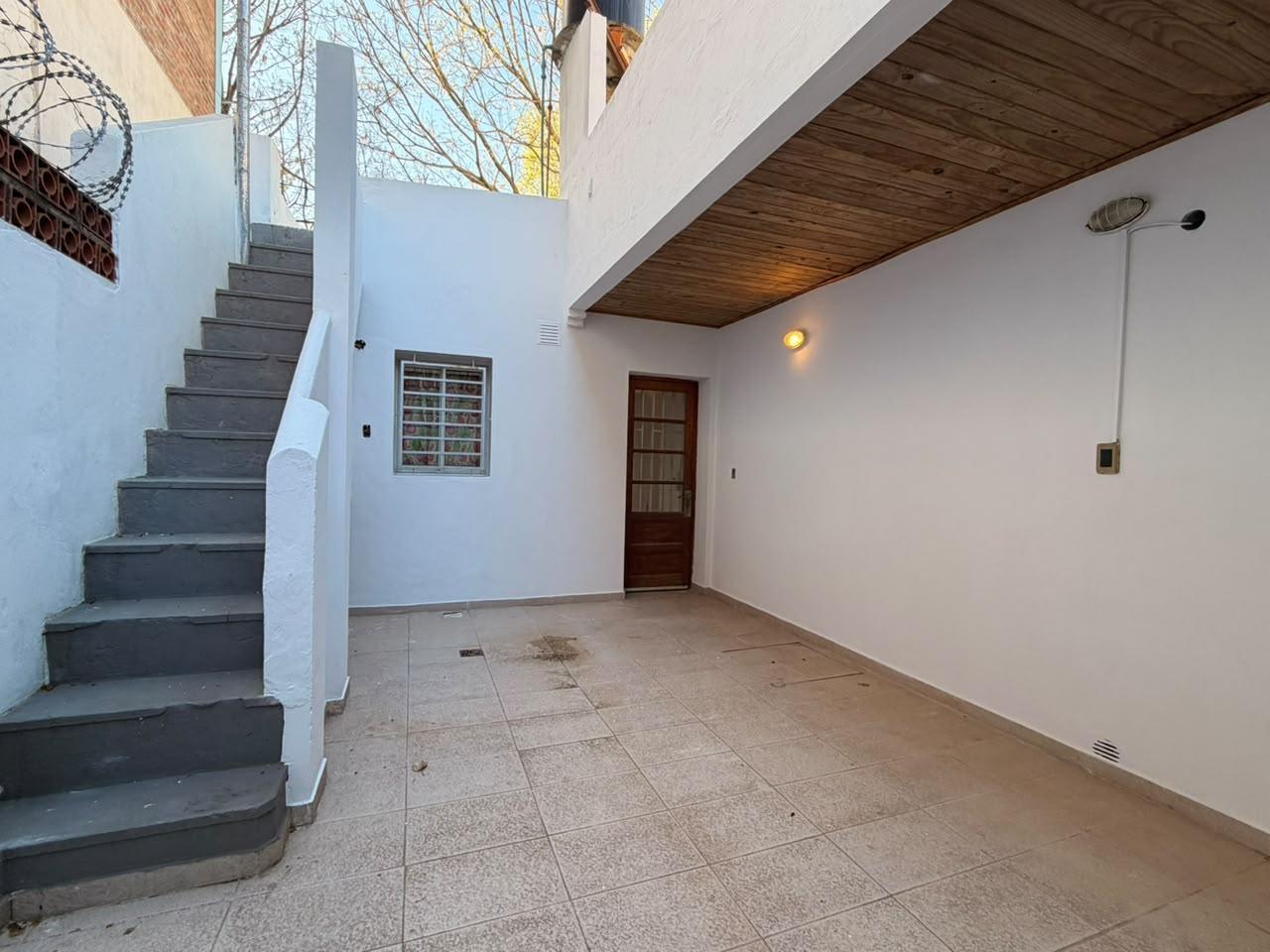 Foto de VENTA: Rosario, Echesortu | Dormitorio y Patio, imagen 1