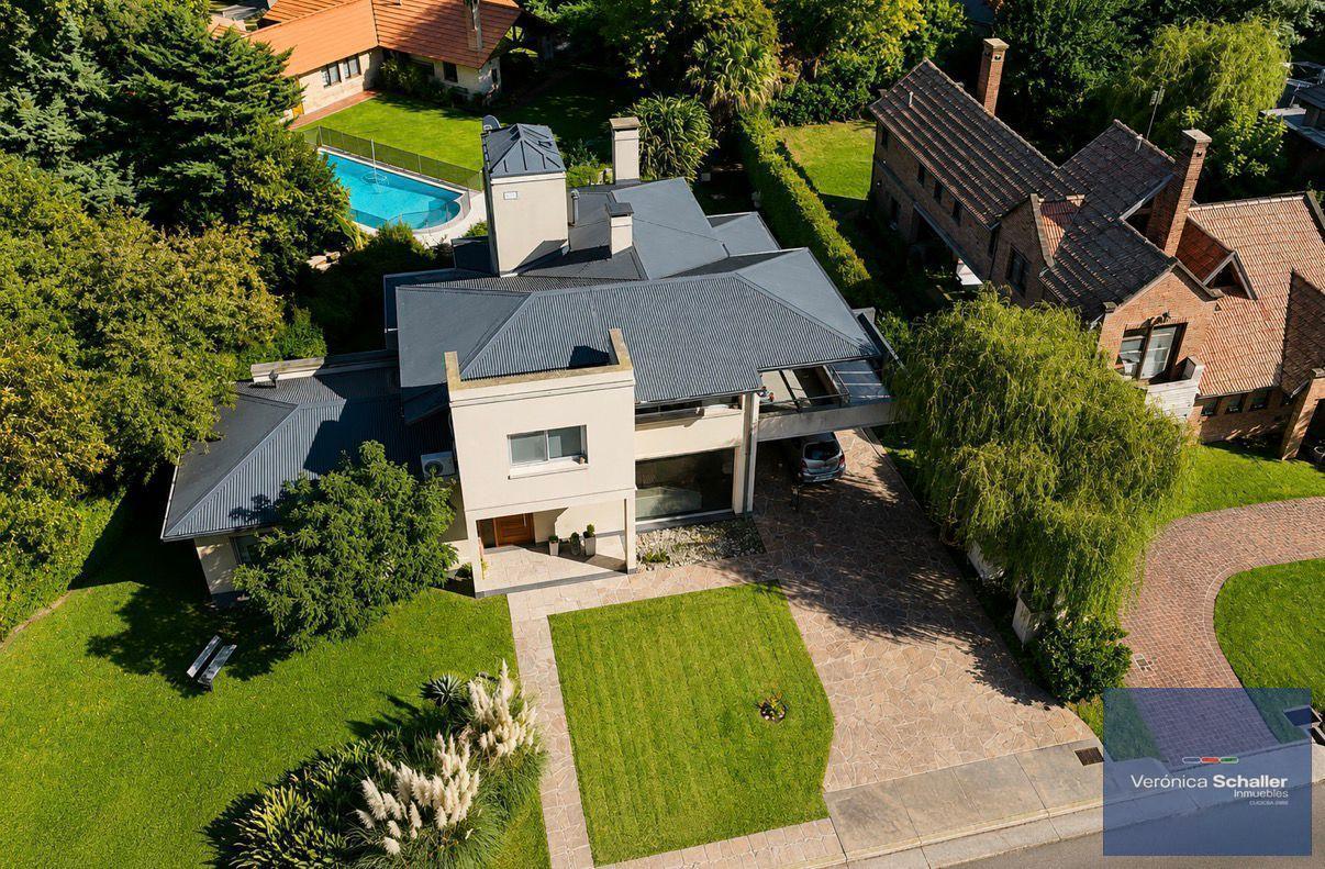 Oportunidad, casa en venta 5 ambientes