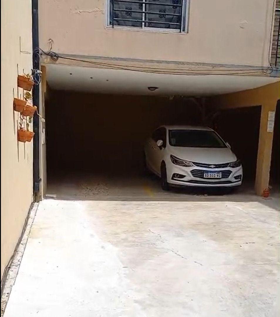 Foto de Cochera descubierta de 13 m² en venta en Caseros, imagen 1