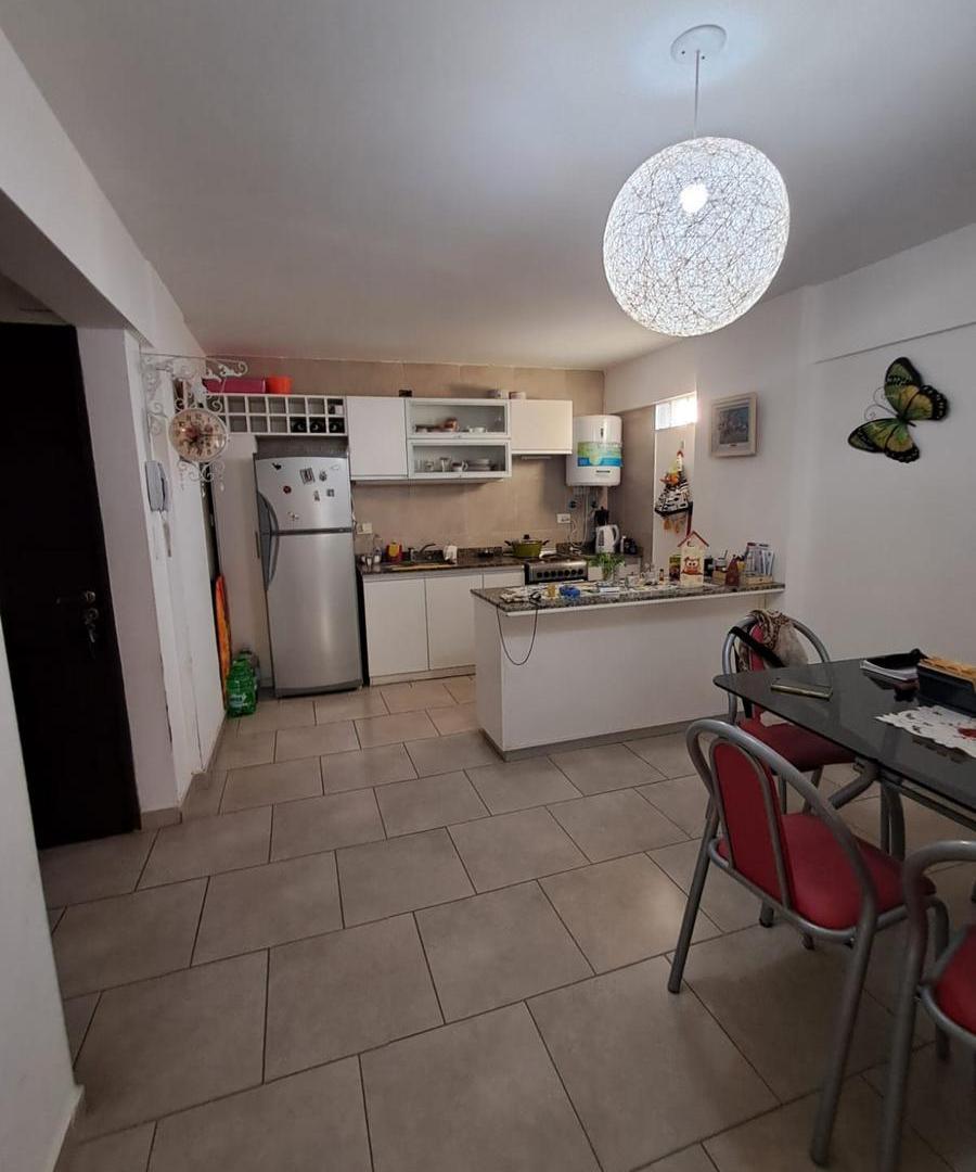 Foto de Departamento de 58 m² con 1 dormitorio en venta en Centro, imagen 3