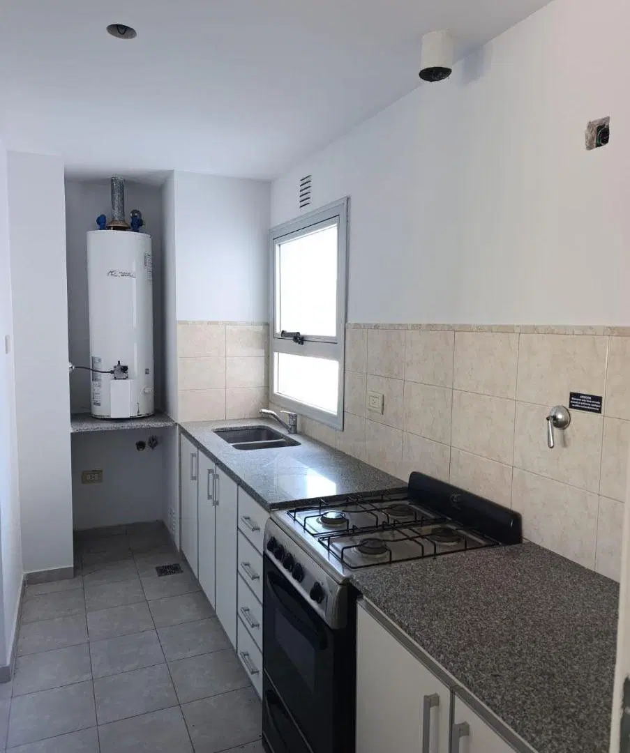 Alquiler de departamento de un dormitorio - zona casco urbano 3