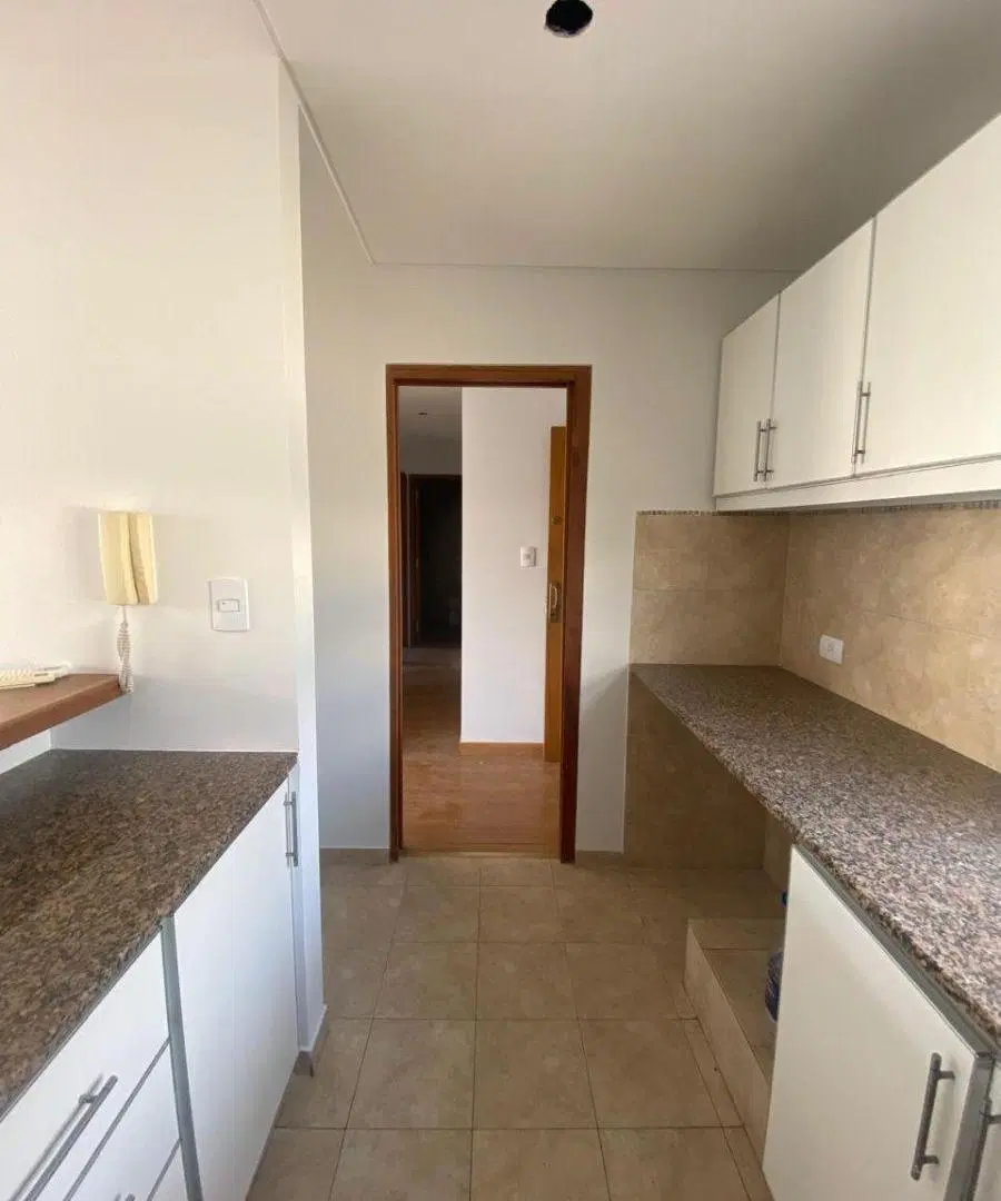 Venta de departamento de dos dormitorios - zona casco urbano 3