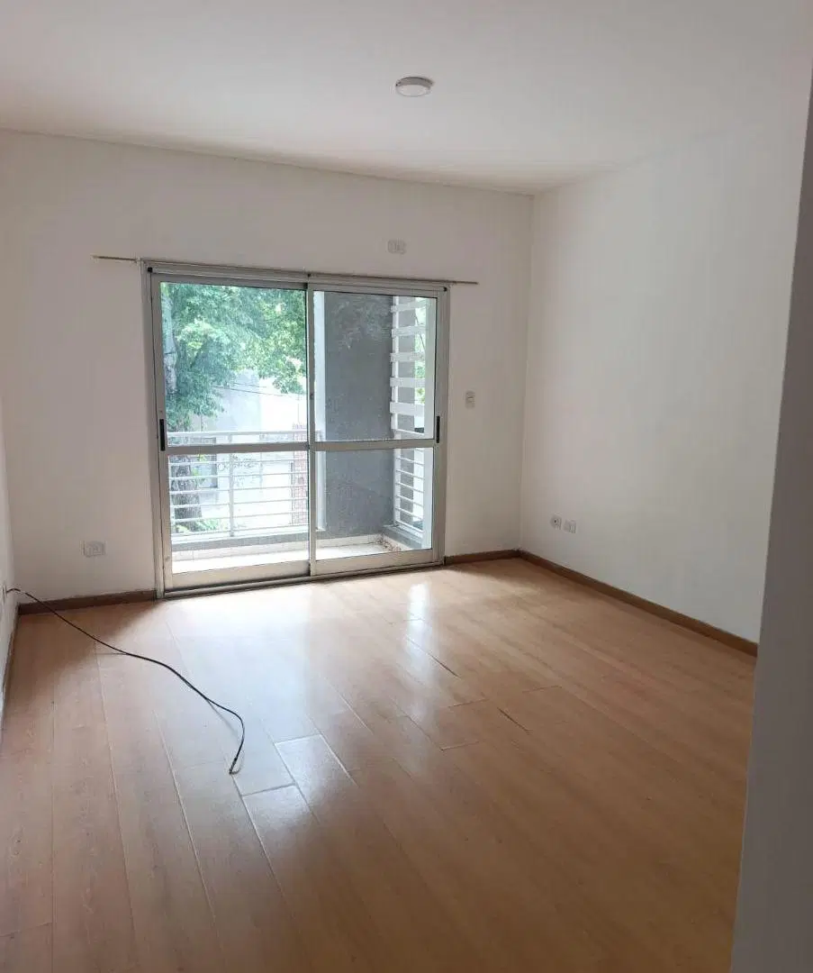 Venta departamento de un dormitorio con balcón - zona casco urbano 2