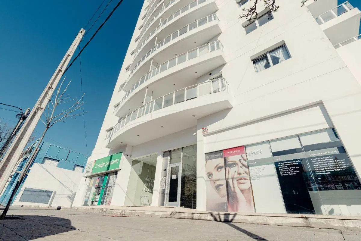 VENTA DE DEPARTAMENTO CON COCHERA CUBIERTA- SANTA ROSA 3