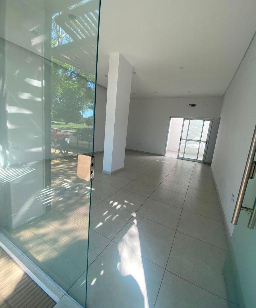 Foto de LOCAL COMERCIAL EN ALQUILER - PARQUE CASTELLI, imagen 3