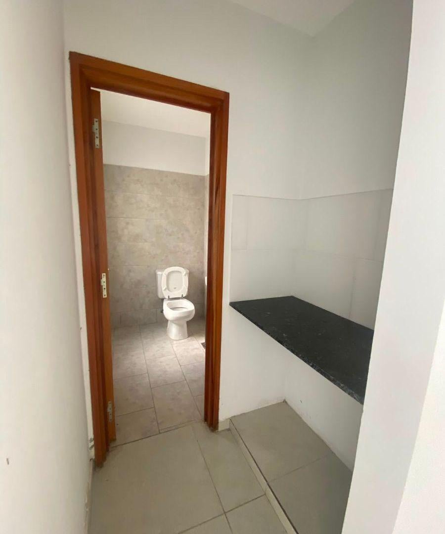Foto de LOCAL COMERCIAL EN ALQUILER - PARQUE CASTELLI, imagen 4