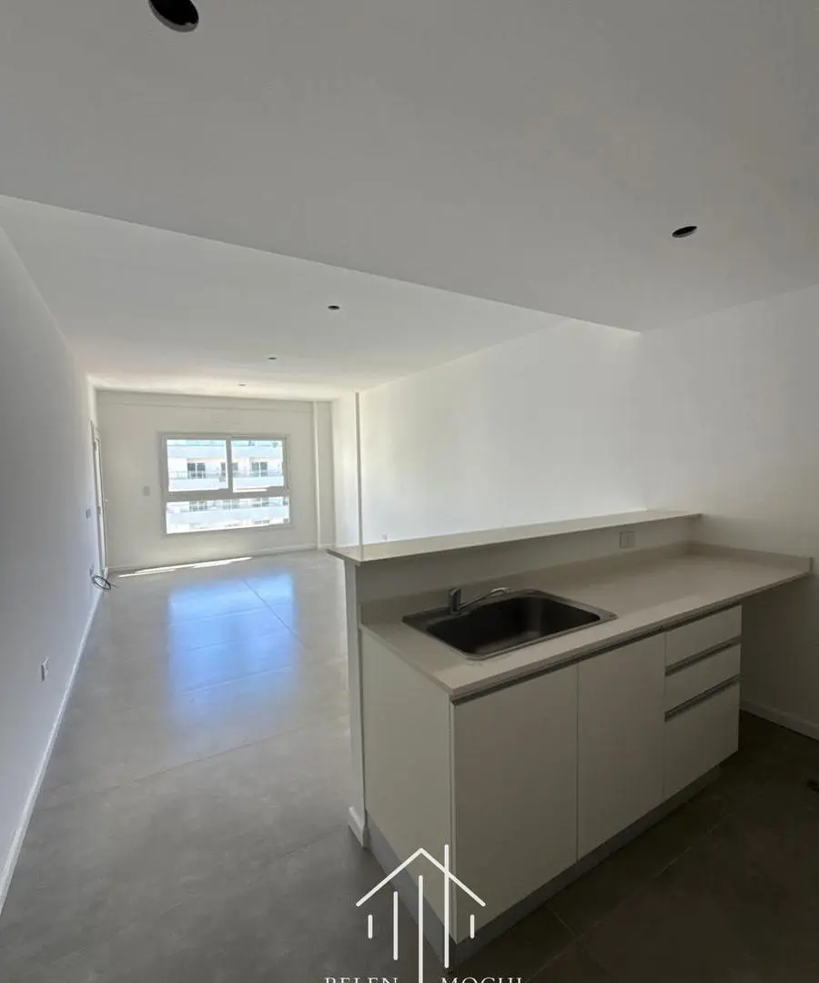 Venta de Departamento 2 ambientes Canning Center 3