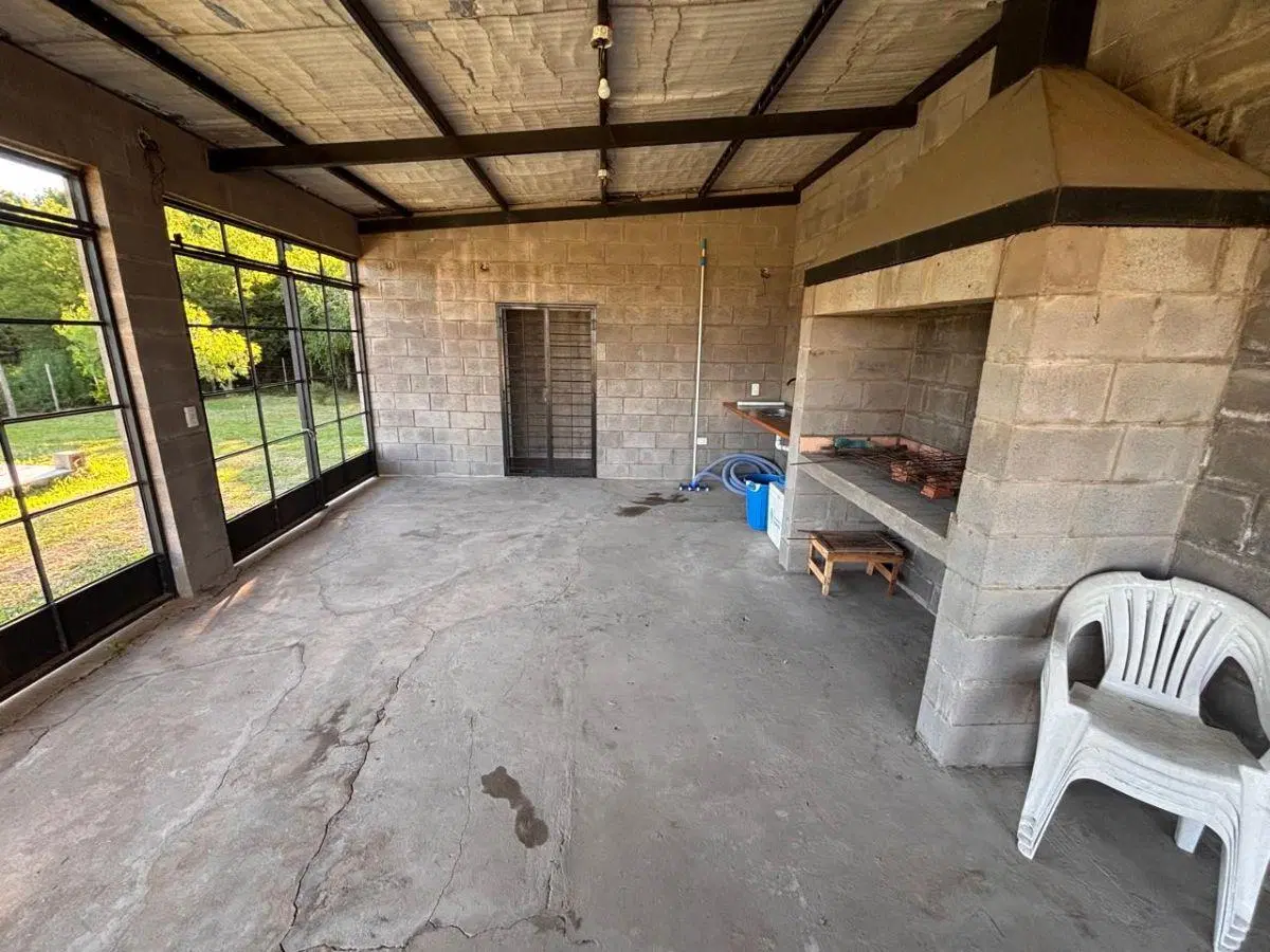 Hermosa casa quinta con pileta en Riachuelo 8