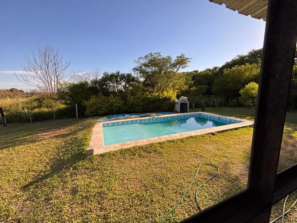 Hermosa casa quinta con pileta en Riachuelo 4