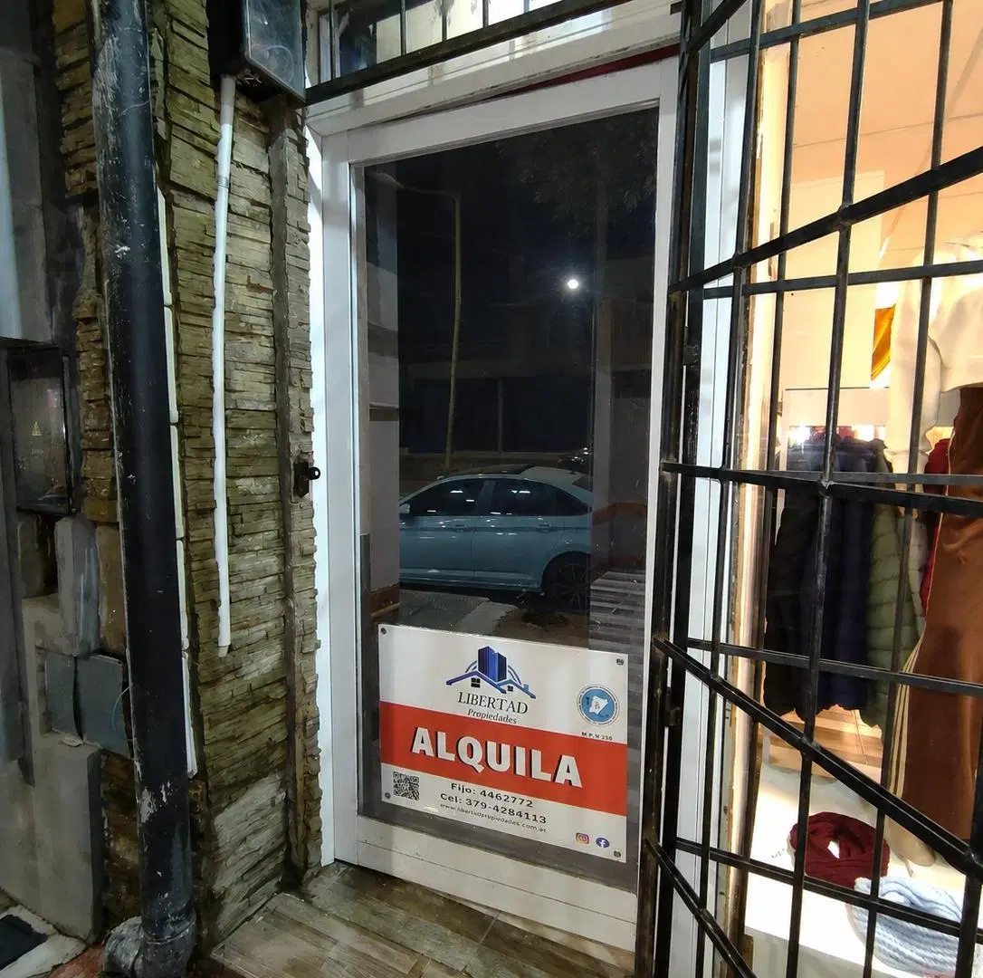 Alquilo local/salón interno amplio Z° Cazadores y Medrano 3