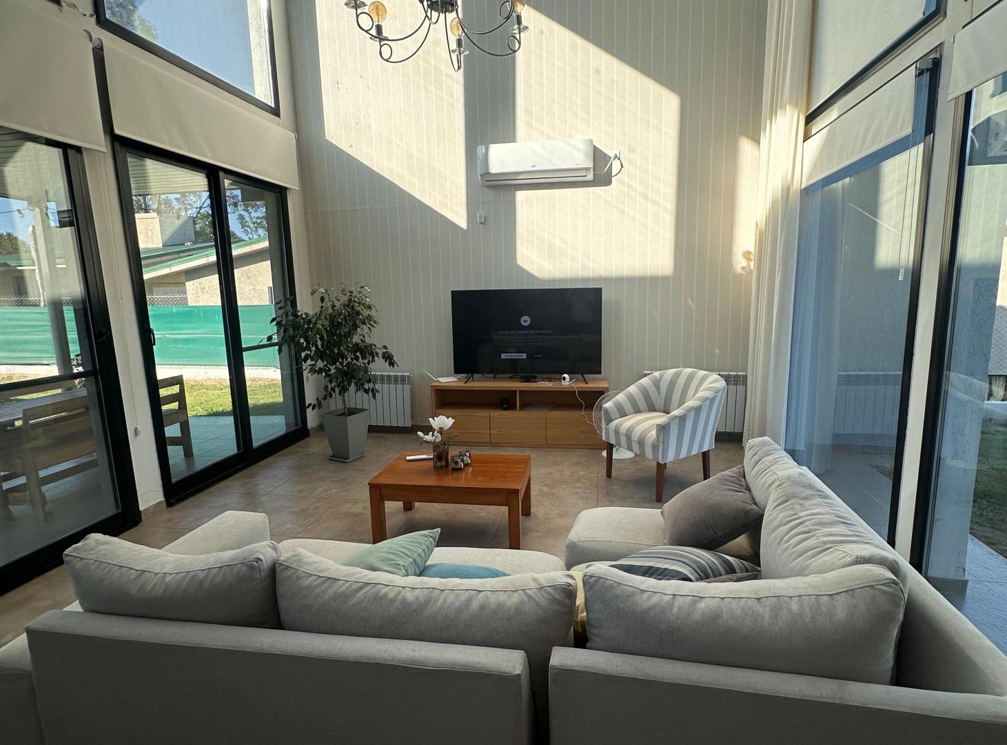 Foto de CASA EN VENTA EN LA ARBOLADA 3 DORMITORIOS- CONTRUCCION EN SECO, imagen 2