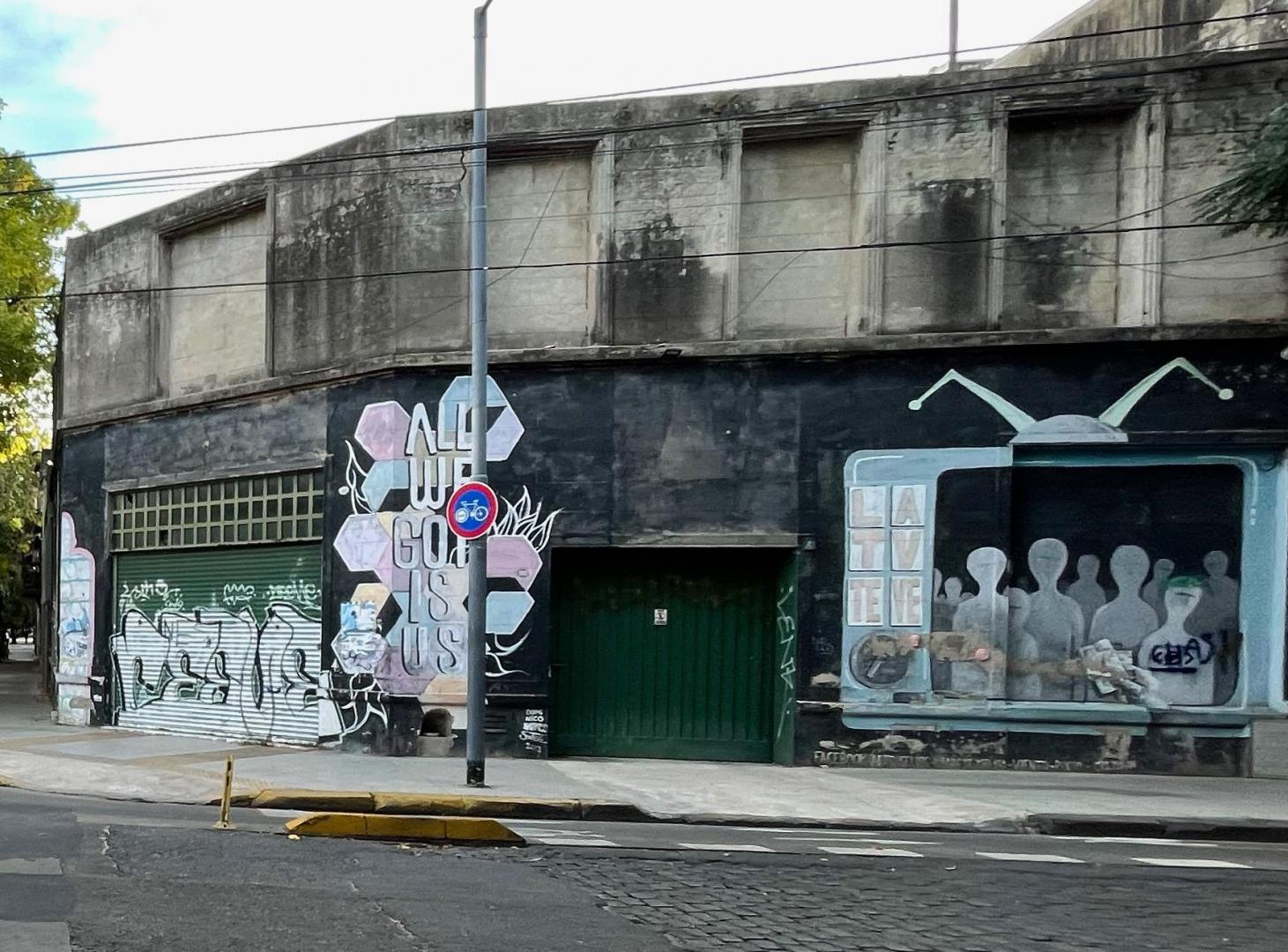 Foto de ESQUINA ÚNICA 200 M² + SÓTANO. DISTRITO AUDIOVISUAL., imagen 1