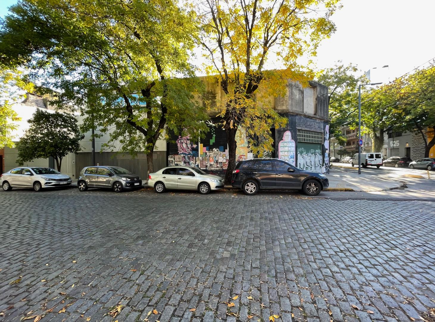 Foto de ESQUINA ÚNICA 200 M² + SÓTANO. DISTRITO AUDIOVISUAL., imagen 3