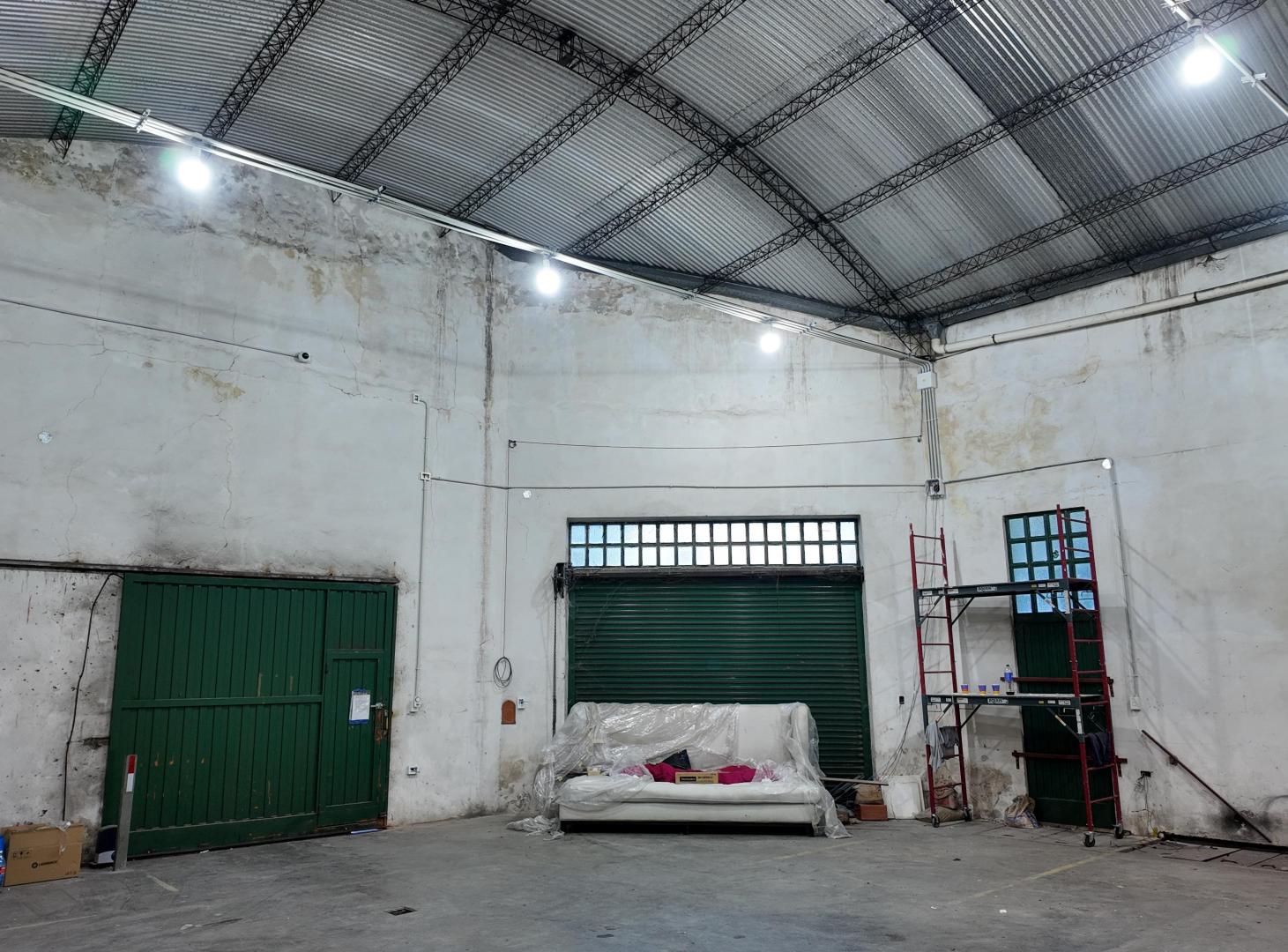 Foto de ESQUINA ÚNICA 200 M² + SÓTANO. DISTRITO AUDIOVISUAL., imagen 4
