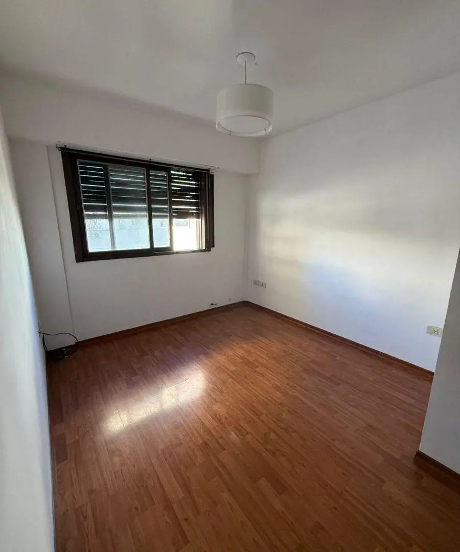 DEPARTAMENTO EN ALQUILER - 51 ENTRE 4 Y 5 - DOS DORMITORIOS - BALCÓN 5