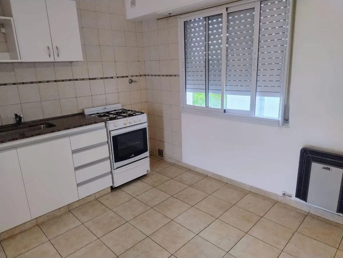 DEPARTAMENTO EN ALQUILER UBICADO EN 43 Y 24 1 DORMITORIO 3