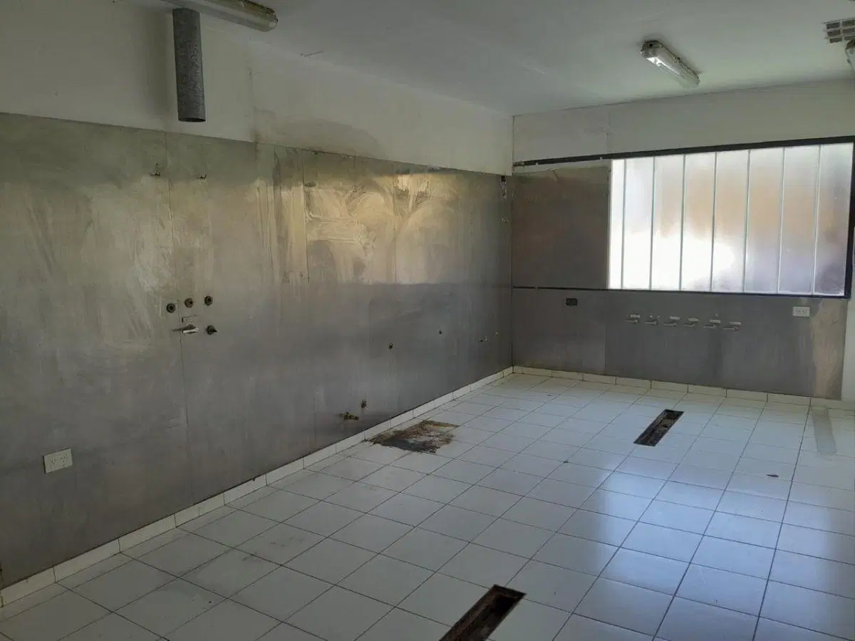 OFICINA UBICADA EN PASEO COMERCIAL PATIO ESCONDIDO 51 ENTRE 4 Y 5 4
