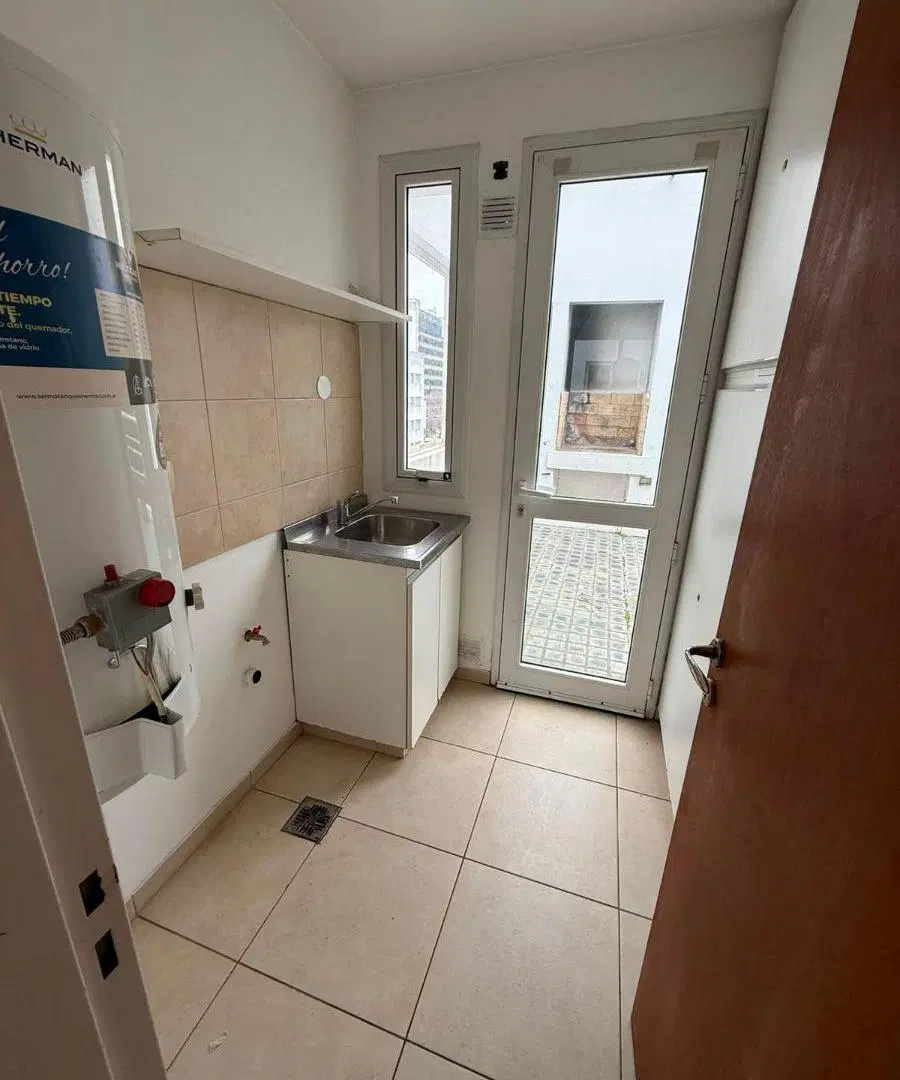 DEPARTAMENTO EN ALQUILER - 38 ENTRE 5 Y 6 - 2 DORMITORIOS - BALCÓN CON PARRILLA 4