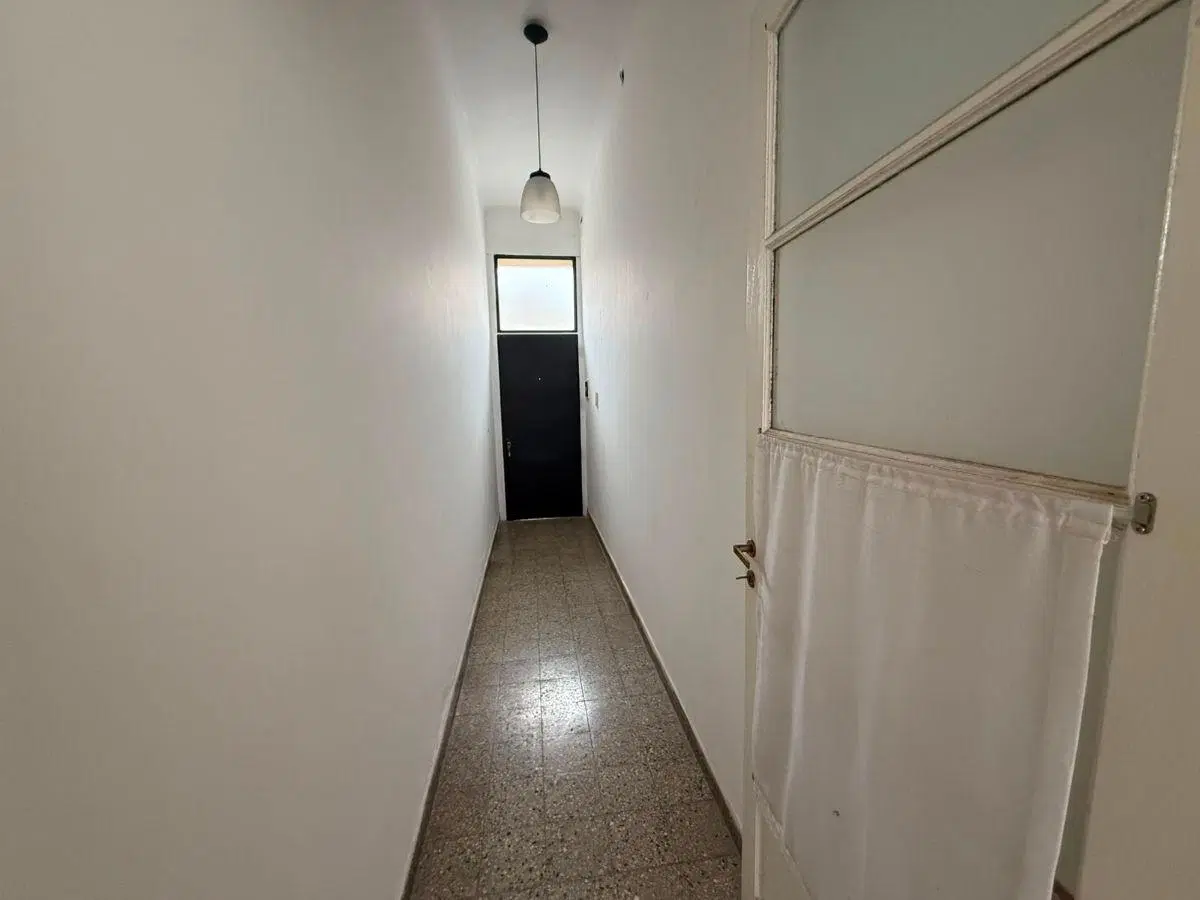 CASA EN ALQUILER - 1 ESQUINA 529 TOLOSA - 2 DORMITORIOS - COCHERA 5