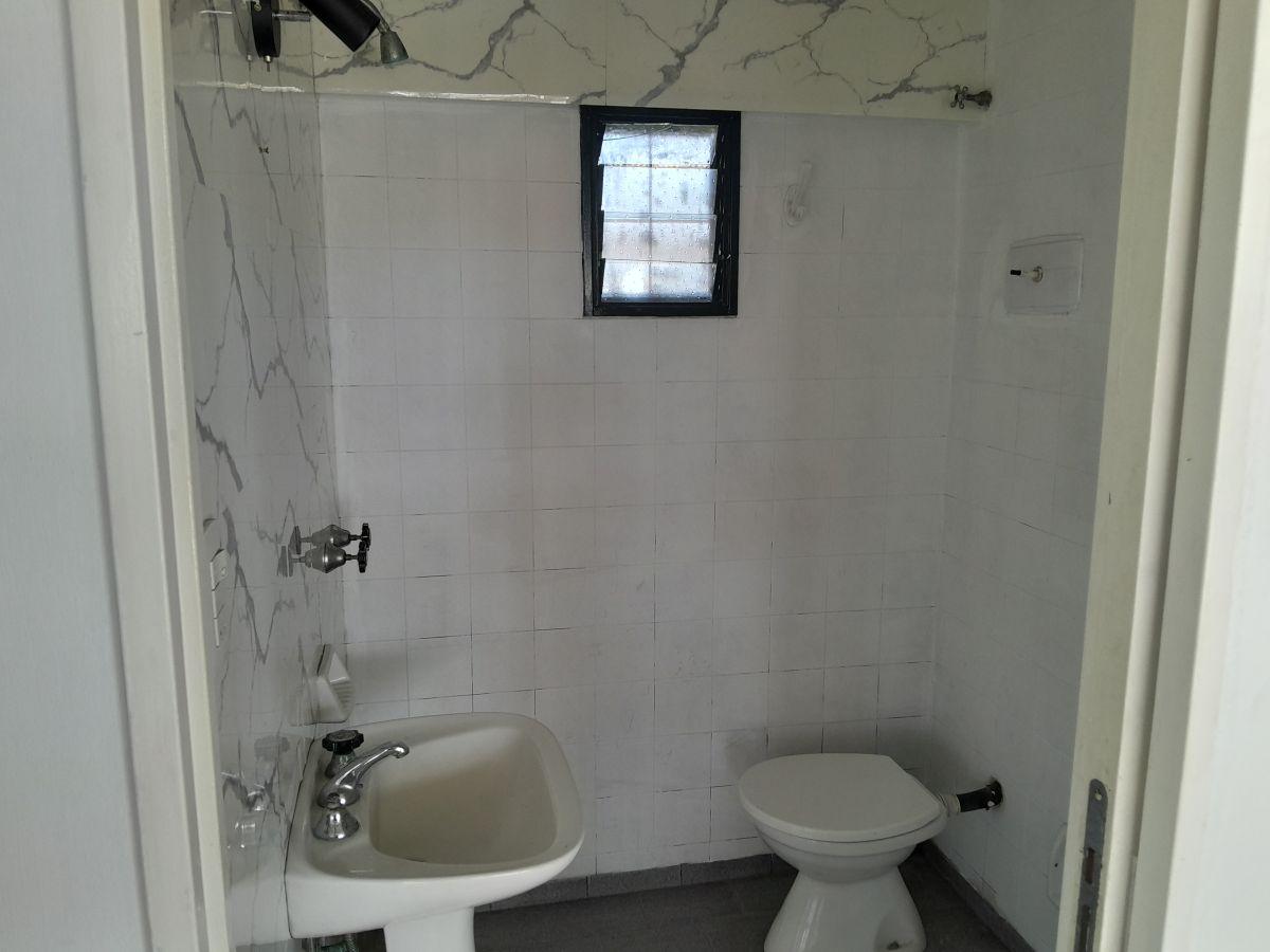 Foto de Local de sup. del terreno 304,50 mts2 en alquiler en La Plata, imagen 3