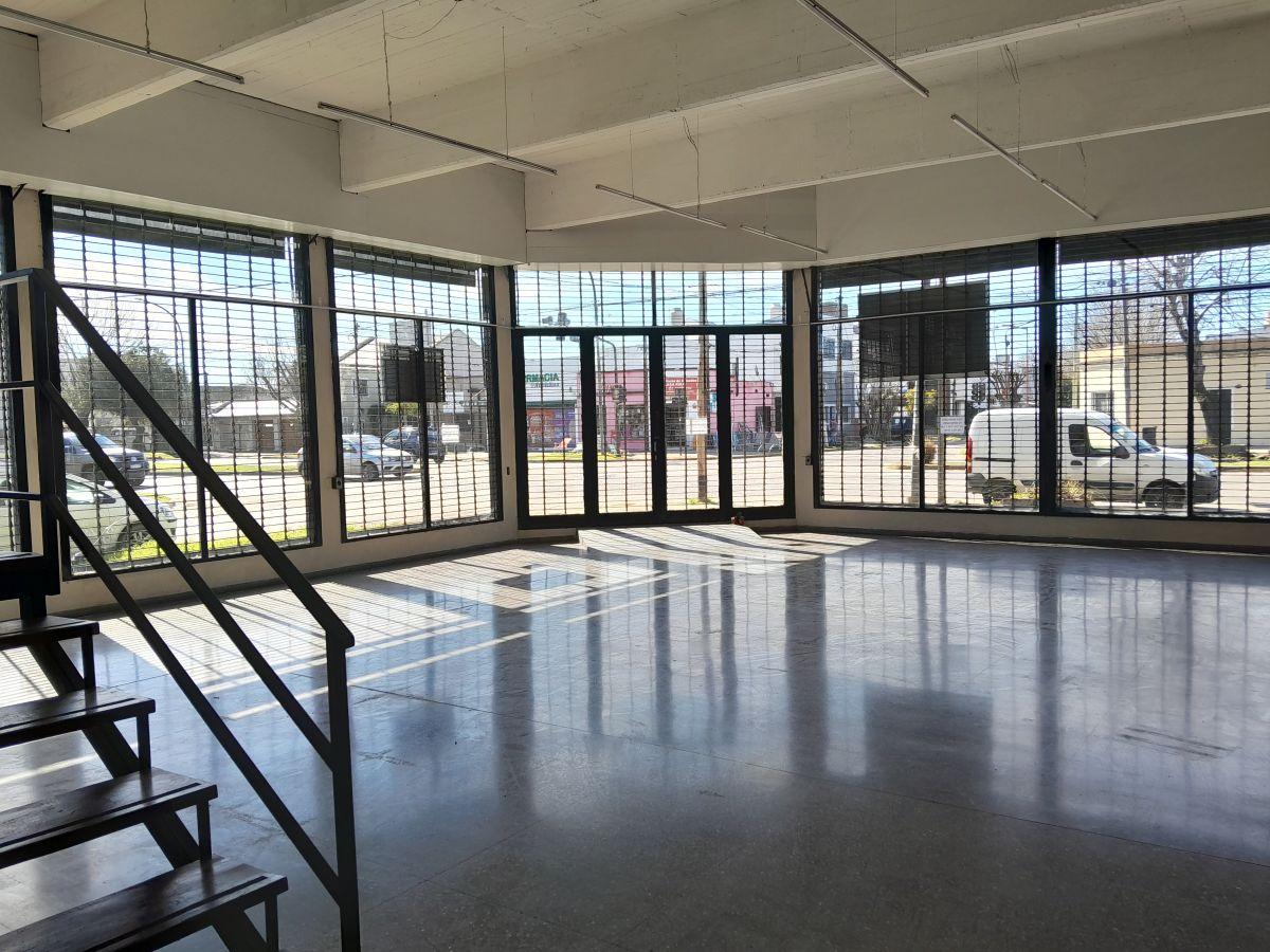 Foto de LOCAL COMERCIAL 7 ESQUINA 529 - SUP. CONSTRUIDA 265 / APTO, imagen 4